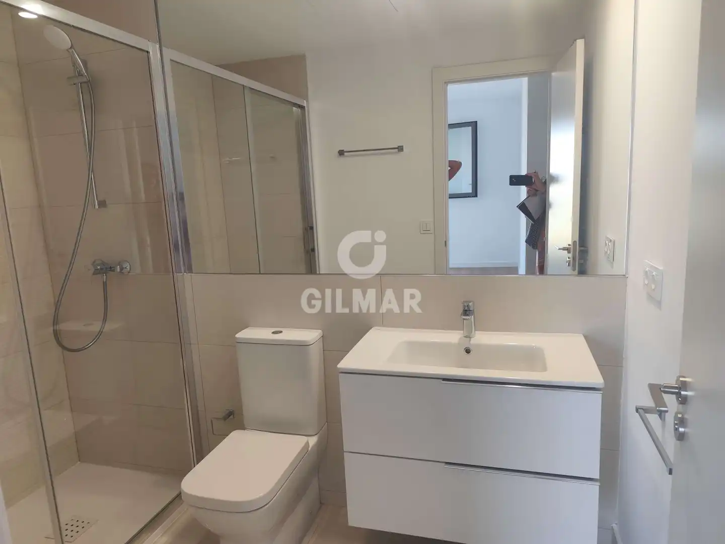 Baño de Piso de alquiler en Tomares con Calefacción, Jardín privado y Trastero