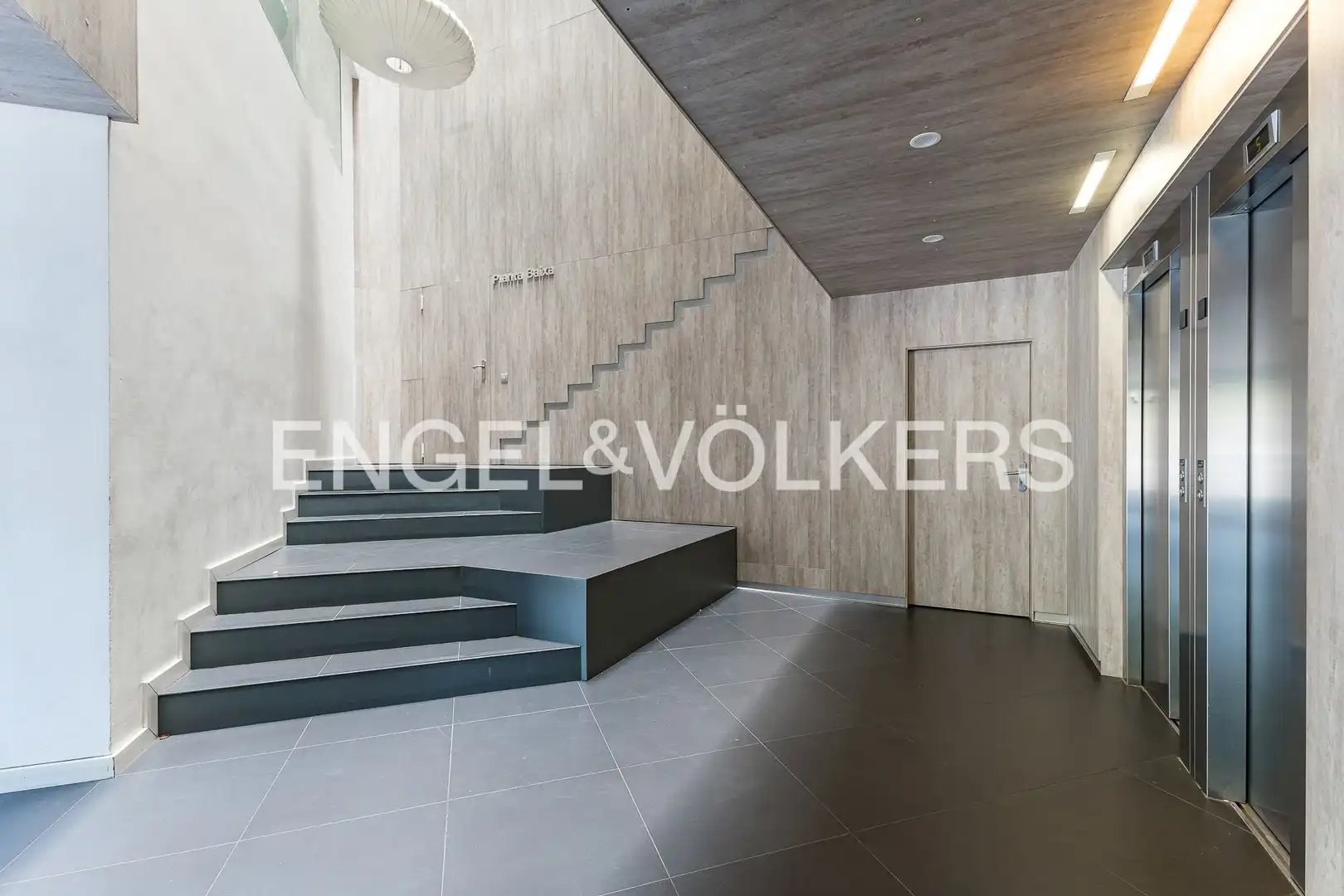 Duplexes for sale in Barcelona  with Air Conditioner, Heating and Terrace