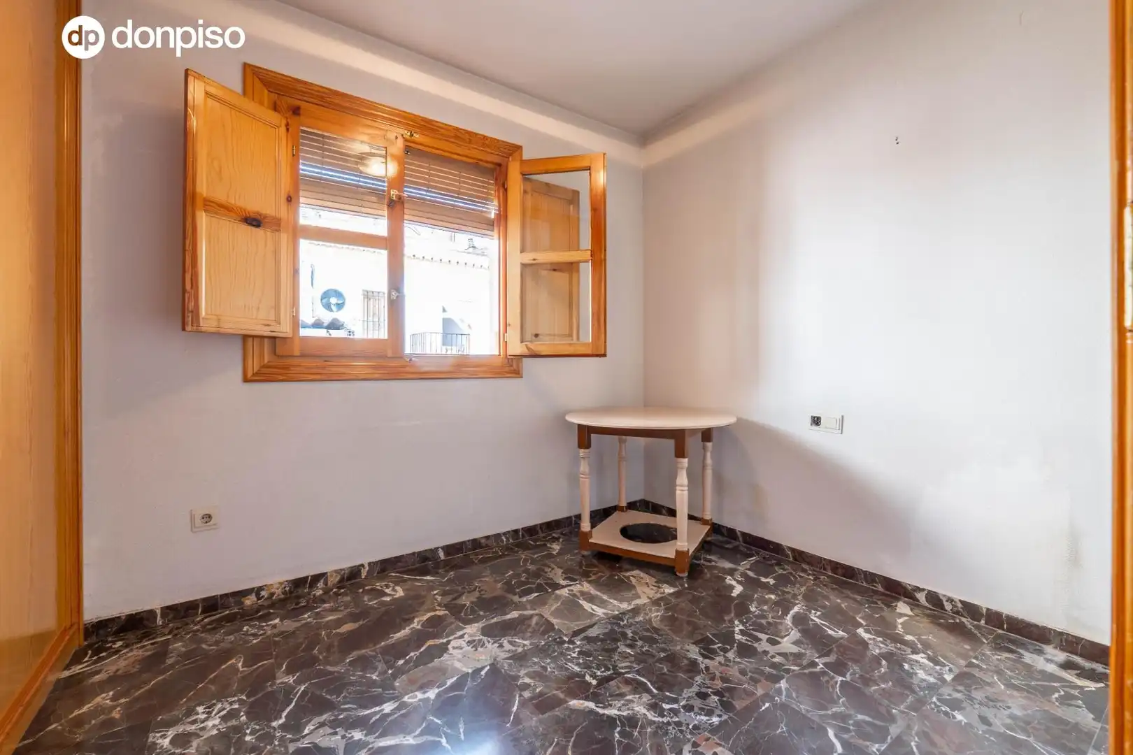 Habitación de Piso en venta en Granada con Aire acondicionado y Calefacción