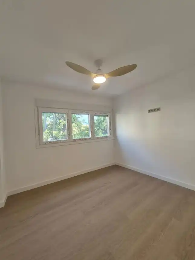 Habitación de Piso de alquiler en Torremolinos con Aire acondicionado, Terraza y Amueblado
