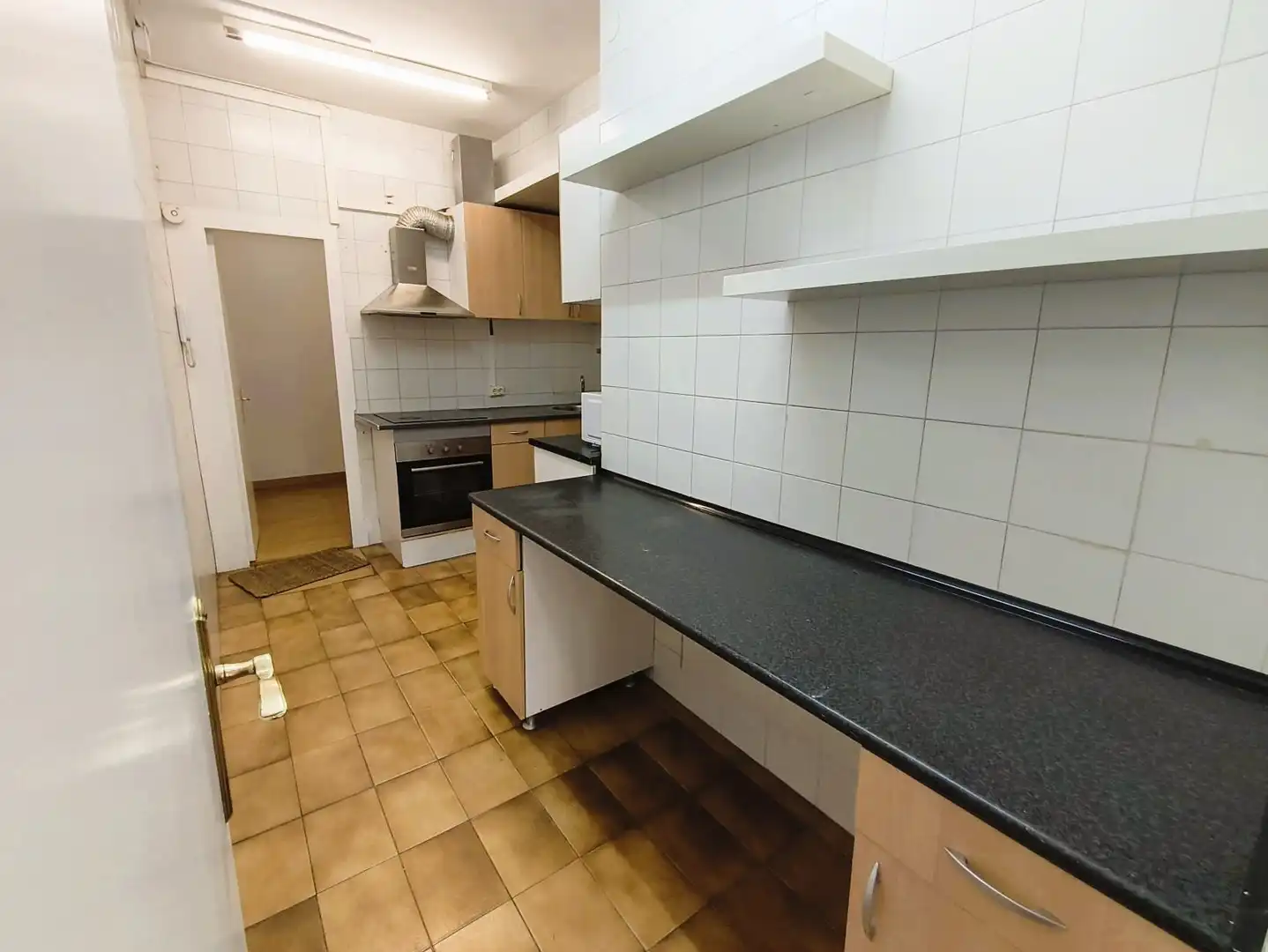 Cuina de Pis de lloguer en Barcelona amb Aire condicionat, Parquet i Balcó