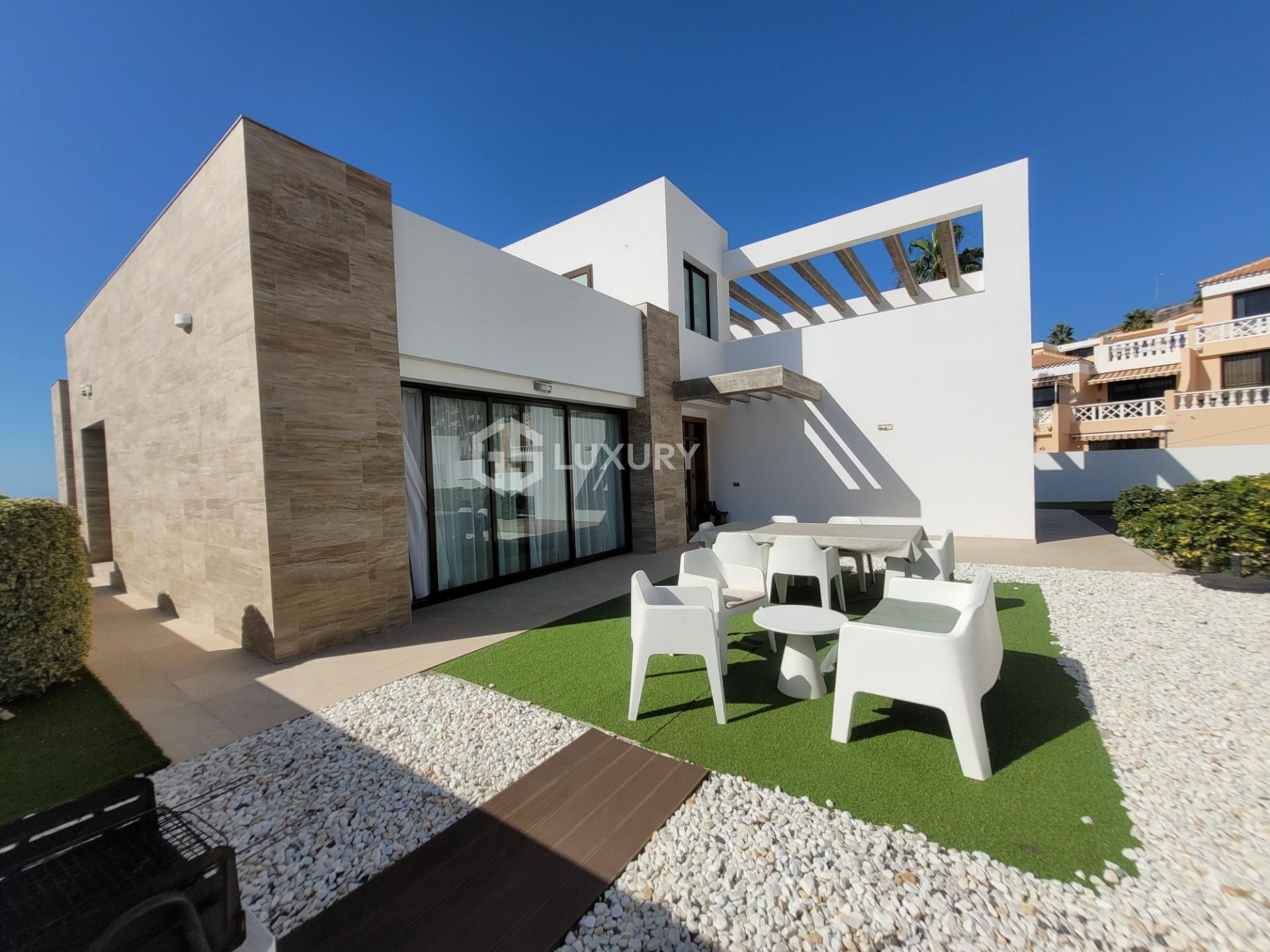 Exterior view of House or chalet for sale in Adeje  with Heating, Terrace and Swimming Pool