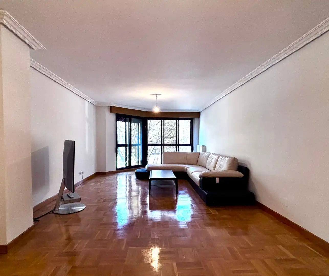 Living room of Flat for sale in Burgos Capital  with Heating and Storage room