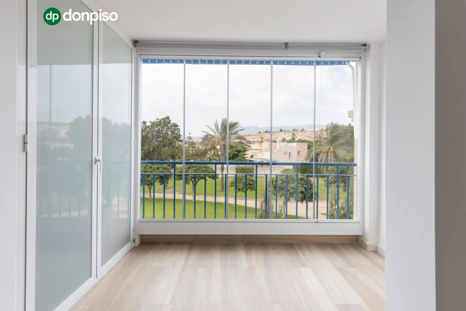 Terraza de Piso en venta en El Ejido con Piscina comunitaria