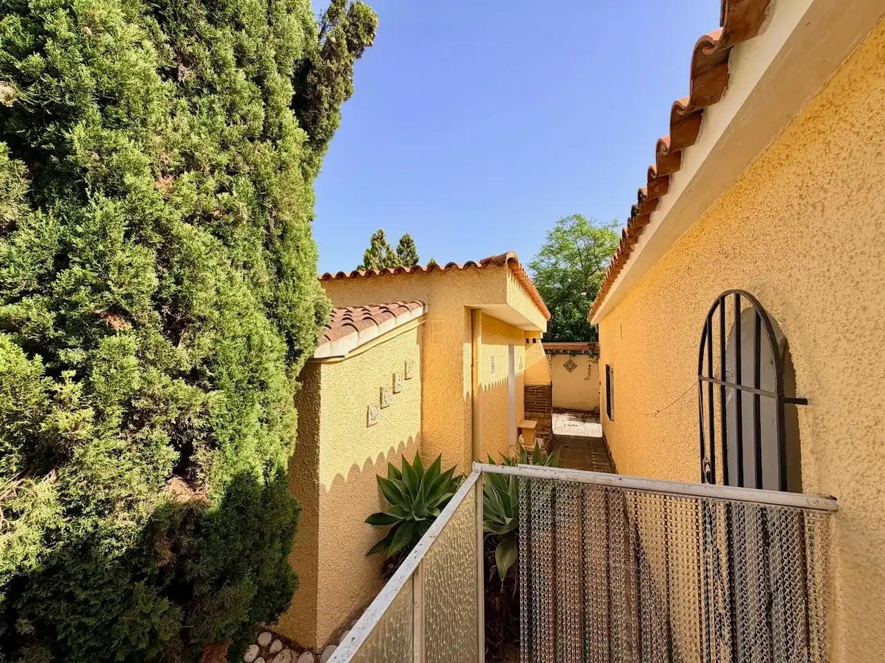 Vista exterior de Casa o chalet en venta en La Nucia con Jardín privado, Terraza y Trastero