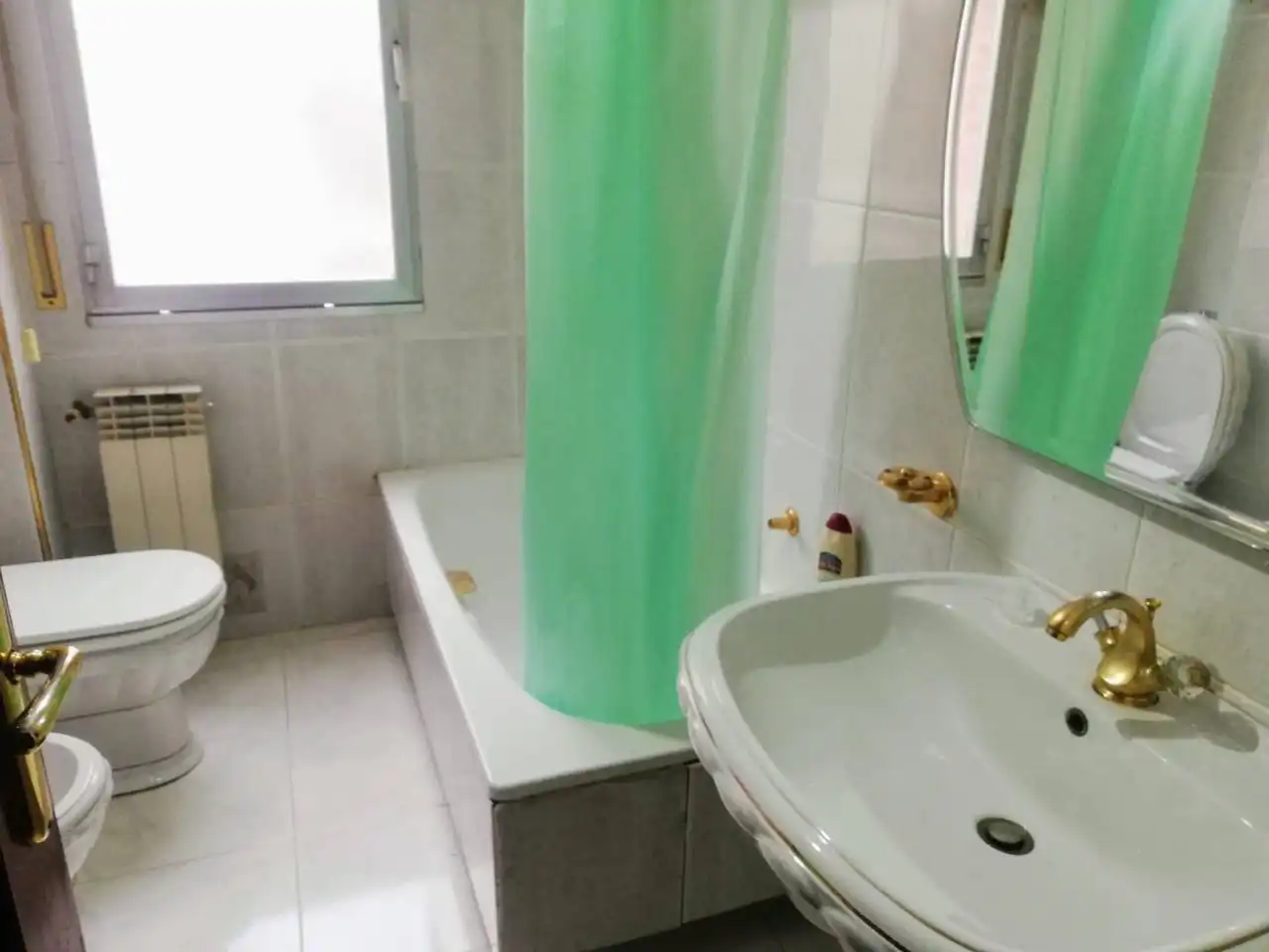Bathroom of Flat for rent in Burgos  with Heating, Parquet flooring and Furnished