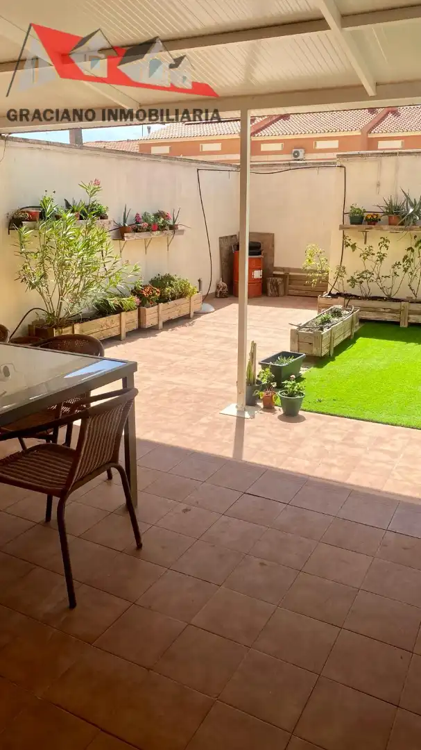 Terrassa de Casa adosada en venda en Albacete amb Calefacció, Jardí privat i Terrassa