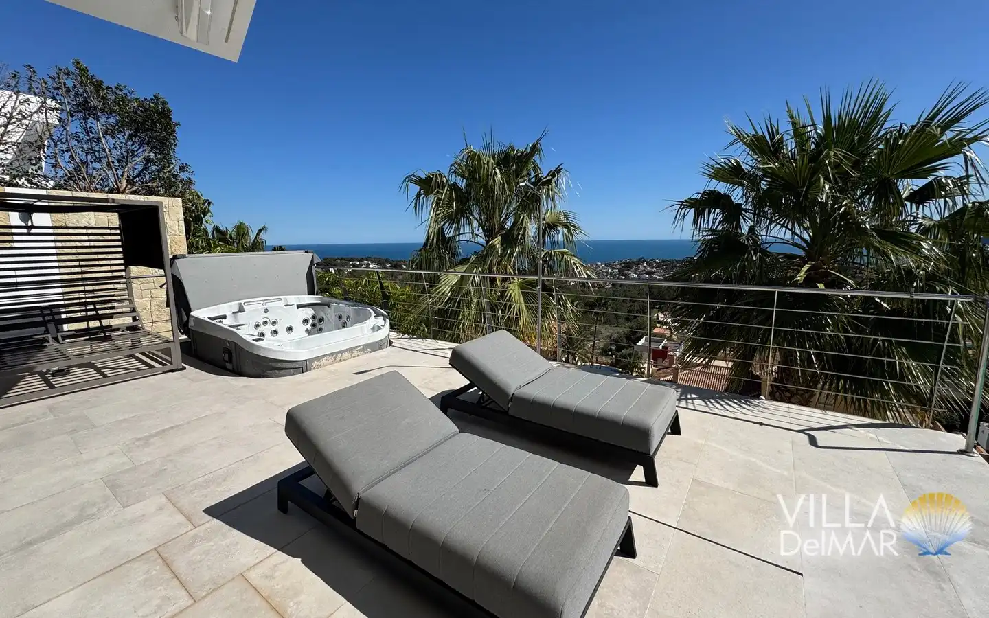 Terrasse von Haus oder Chalet zum Verkauf in Calpe / Calp mit Klimaanlage, Heizung und Privatgarten
