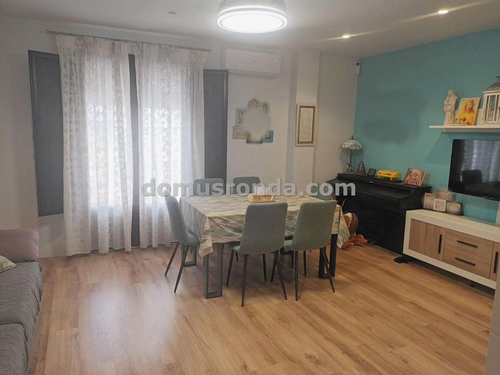 Menjador de Dúplex en venda en Ronda amb Aire condicionat, Calefacció i Parquet
