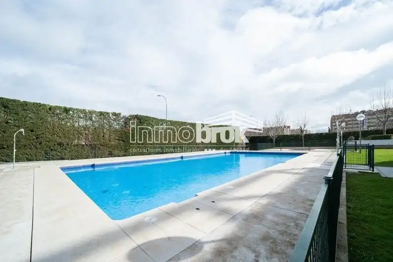 Piscina de Pis en venda en Madrid amb Aire condicionat, Calefacció i Traster