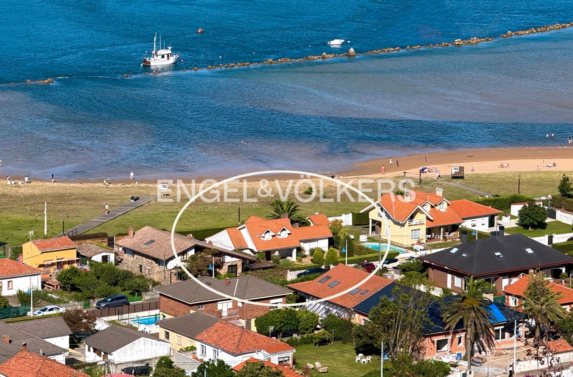 Vista exterior de Casa o chalet en venta en Suances con Calefacción, Jardín privado y Trastero