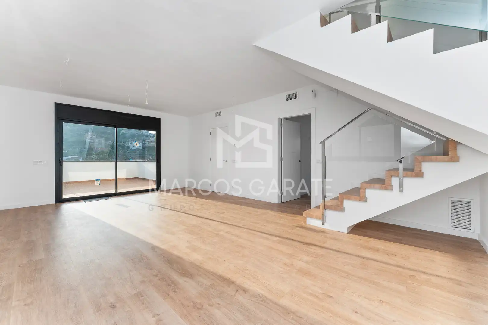 Casa con terraza en venta en Avinguda Marca Hispànica, imagen 15