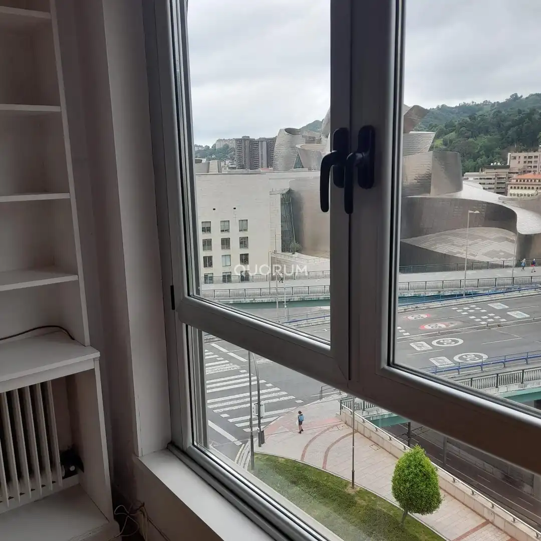 Dormitori de Pis en venda en Bilbao  amb Calefacció i Terrassa
