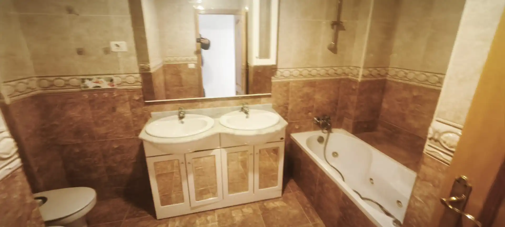 Baño de Piso en venta en Castellón de la Plana / Castelló de la Plana con Aire acondicionado, Calefacción y Trastero