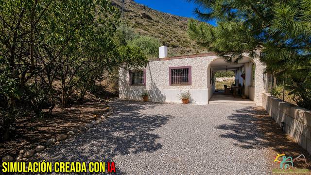 Finca rústica en Venta en Íllar