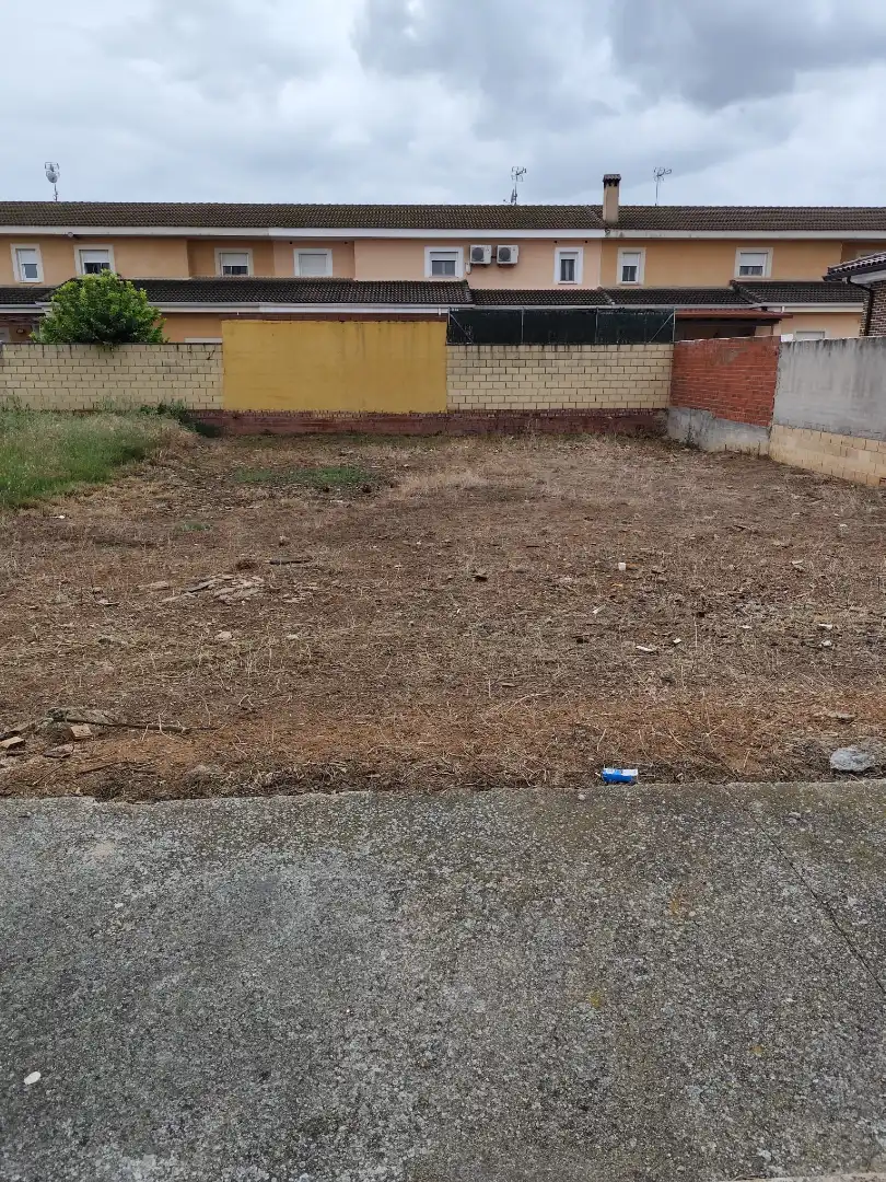 Residential zum Verkauf in Calera y Chozas