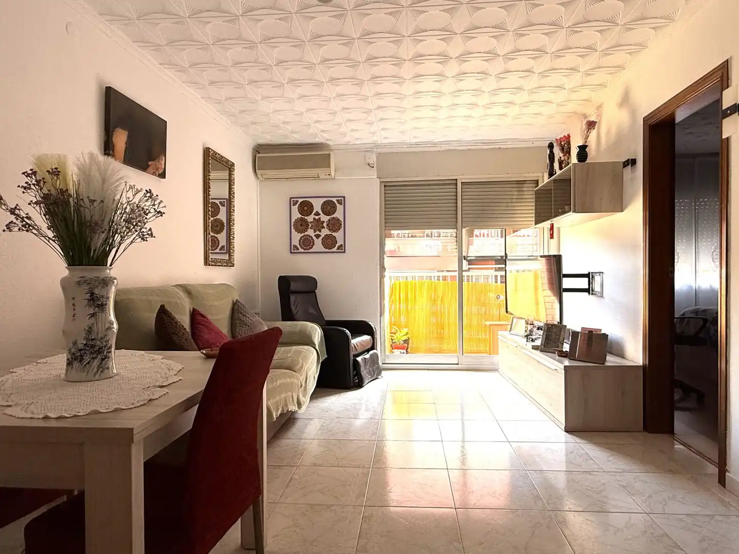 Sala de estar de Piso en venta en Sant Boi de Llobregat con Aire acondicionado, Calefacción y Balcón