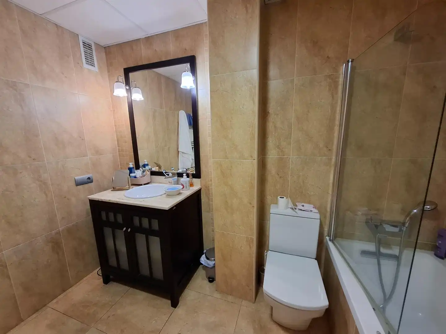 Badezimmer von Dachboden zum Verkauf in Benigànim mit Klimaanlage, Heizung und Terrasse