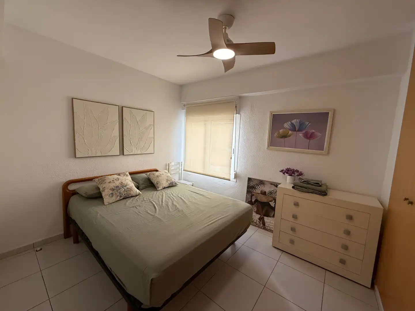 Dormitori de Apartament de lloguer en Dénia amb Calefacció, Terrassa i Traster
