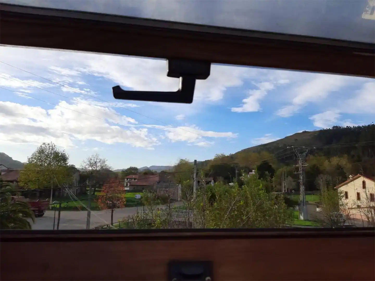 Vista exterior de Casa adosada en venda en Riotuerto amb Balcó
