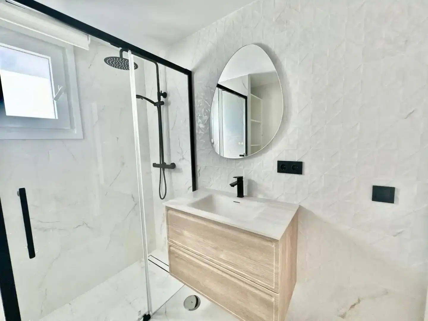 Baño de Piso en venta en Marbella con Aire acondicionado