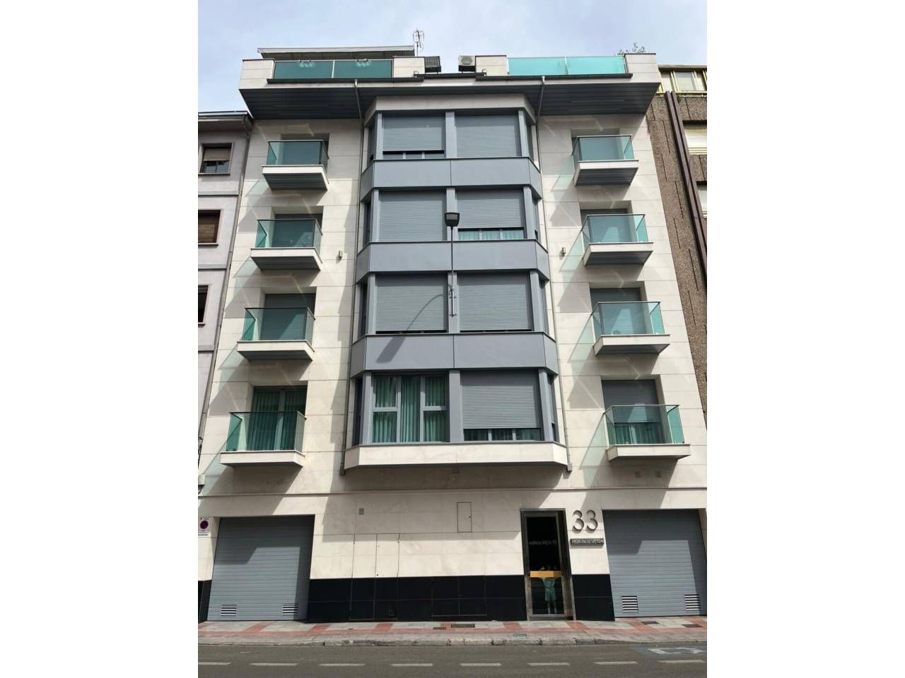 Exterior view of Flat for sale in León Capital   with Heating, Private garden and Terrace