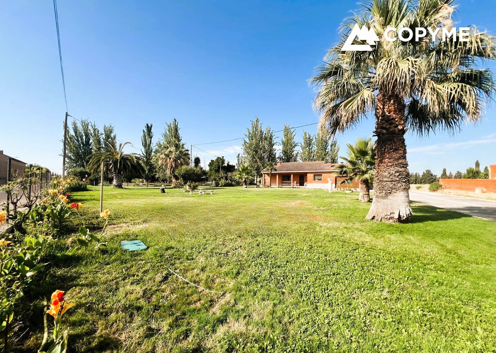 Jardí de Casa o xalet en venda en Novés amb Calefacció, Jardí privat i Parquet