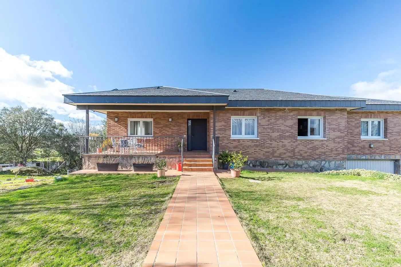 Vista exterior de Casa o chalet en venta en El Escorial con Jardín privado, Terraza y Trastero