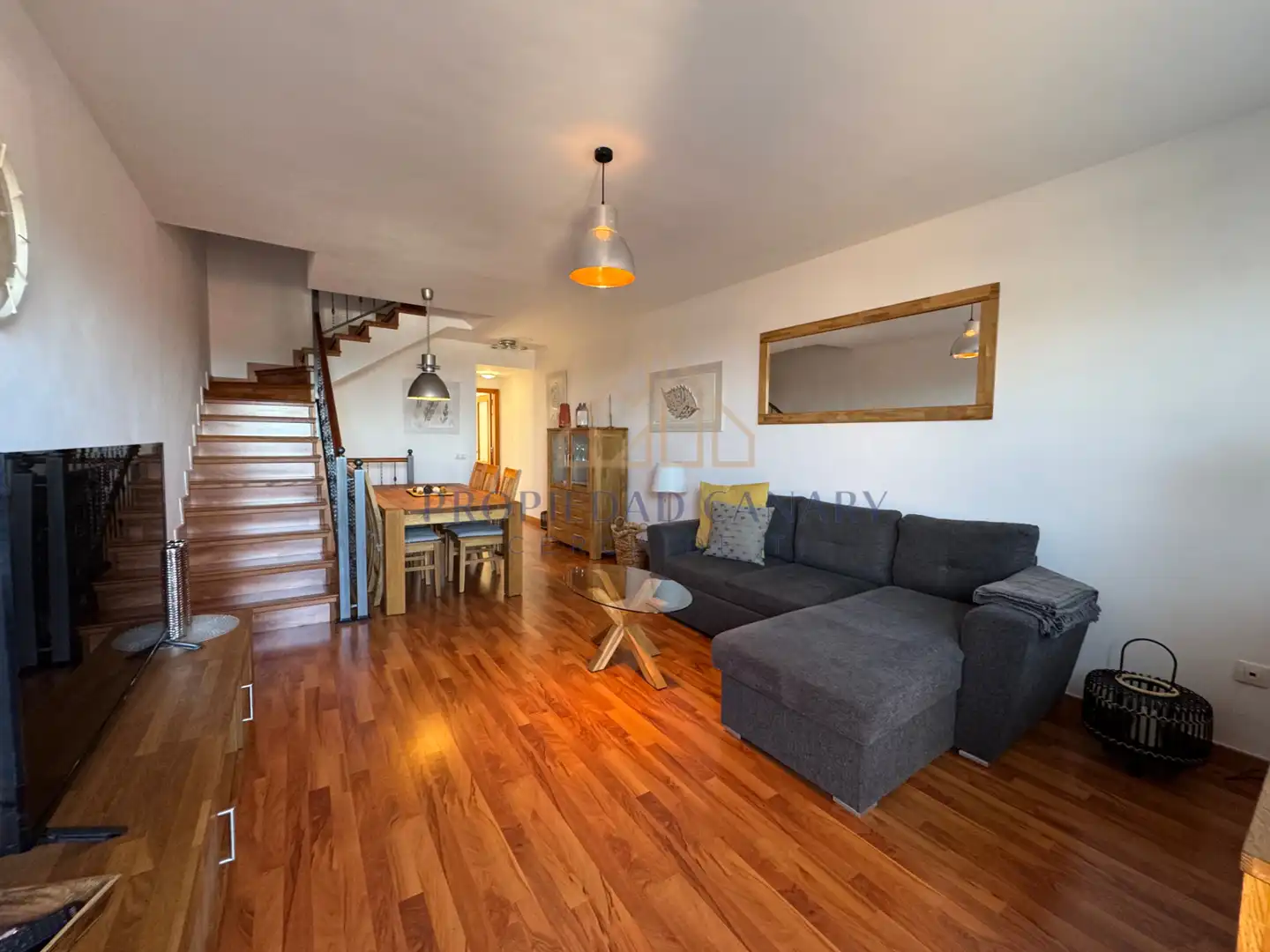 Sala de estar de Casa adosada de alquiler en La Orotava con Jardín privado, Terraza y Amueblado