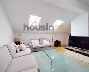 Living room of Flat to rent in  Madrid Capital  with Air Conditioner, Heating and Parquet flooring