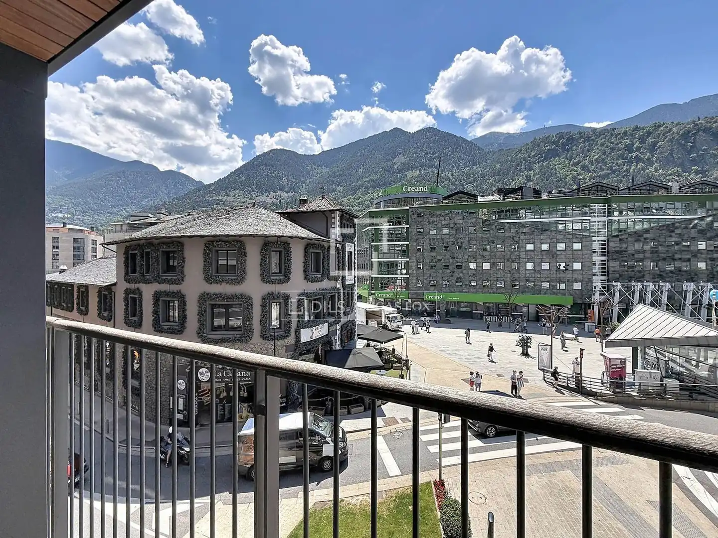 Vista exterior de Pis de lloguer en Andorra la Vella amb Aire condicionat, Calefacció i Parquet