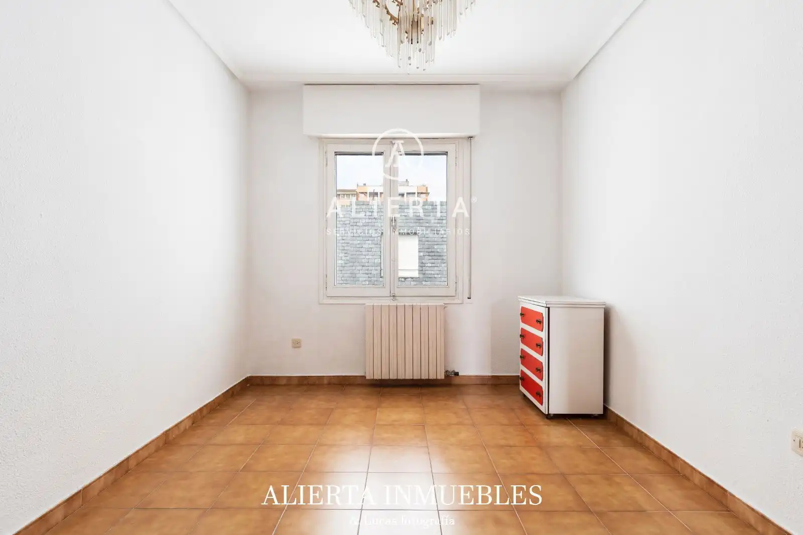 Habitación de Casa o chalet en venta en Zaragoza con Calefacción y Trastero