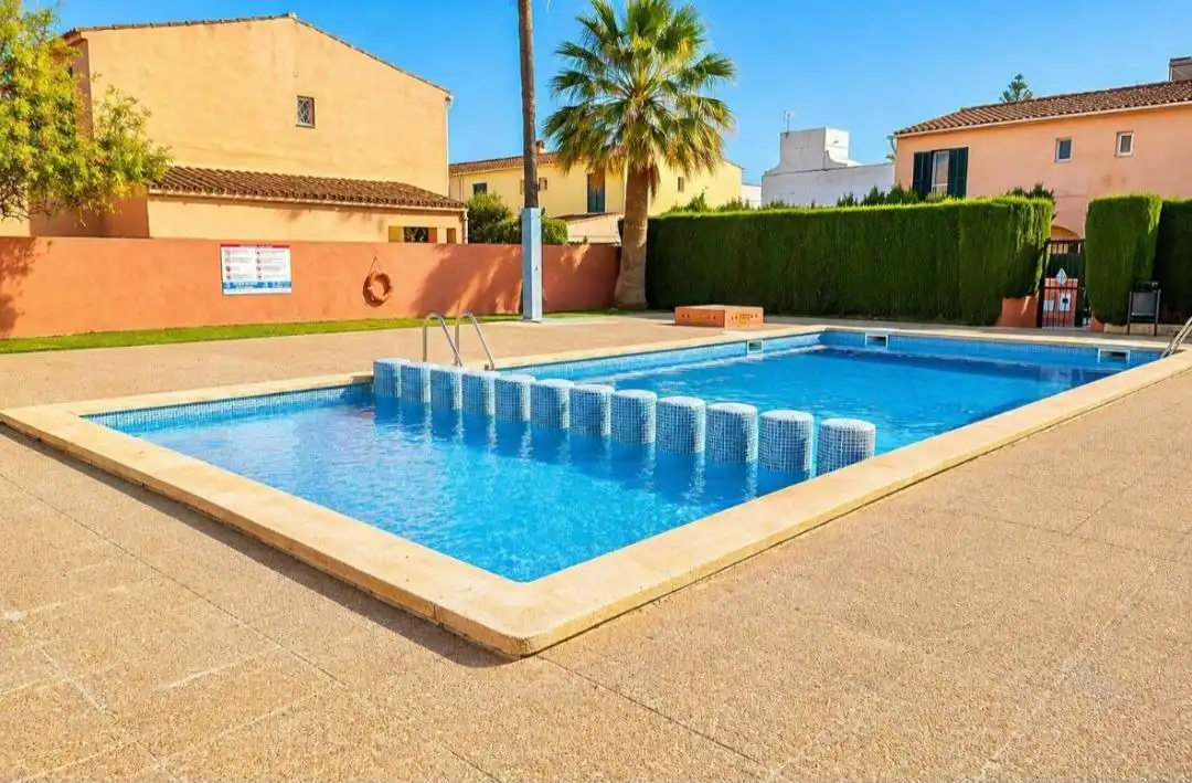 Piscina de Casa adosada en venda en Llucmajor amb Aire condicionat, Calefacció i Jardí privat
