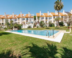 Jardí de Casa adosada en venda en Estepona amb Aire condicionat, Jardí privat i Terrassa