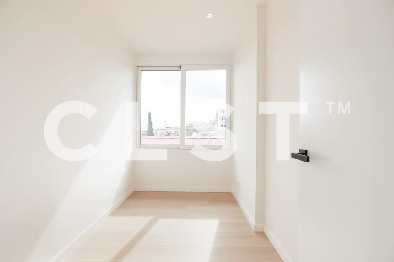Attic for rent in Carrer de Ballester, El Putget i el Farró