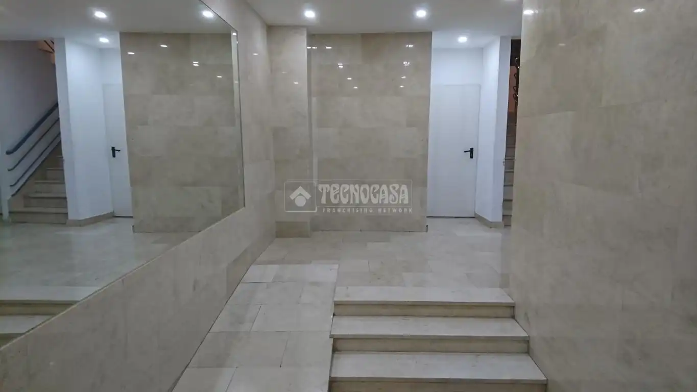 Wohnung zum Verkauf in Madrid mit Klimaanlage und Balkon