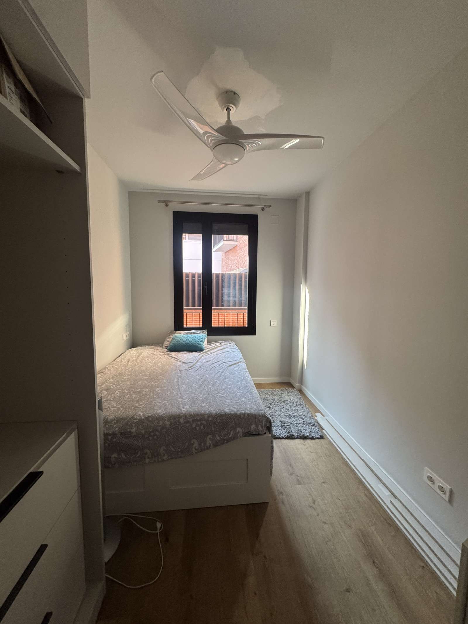 Bedroom of Flat to share in L'Hospitalet de Llobregat  with Air Conditioner and Terrace