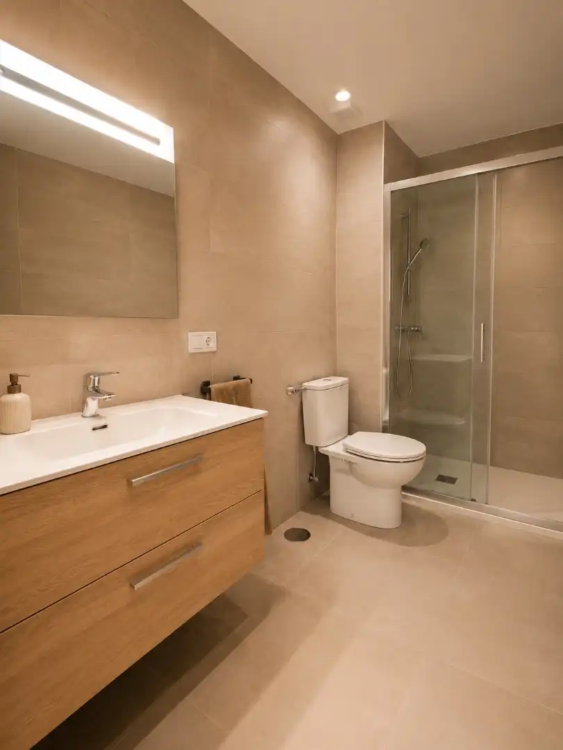 Baño de Casa adosada en venta en Coria del Río con Aire acondicionado, Jardín privado y Terraza