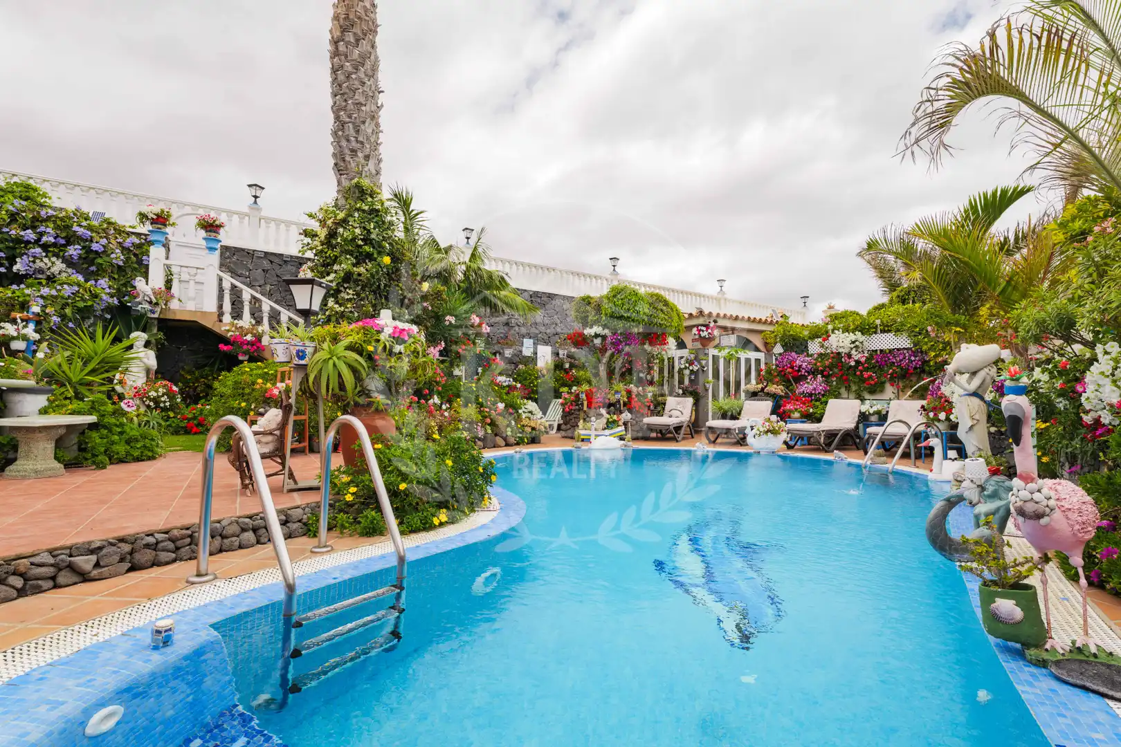 Swimming pool of Buildings for sale in Granadilla de Abona  with Alarm and Community pool