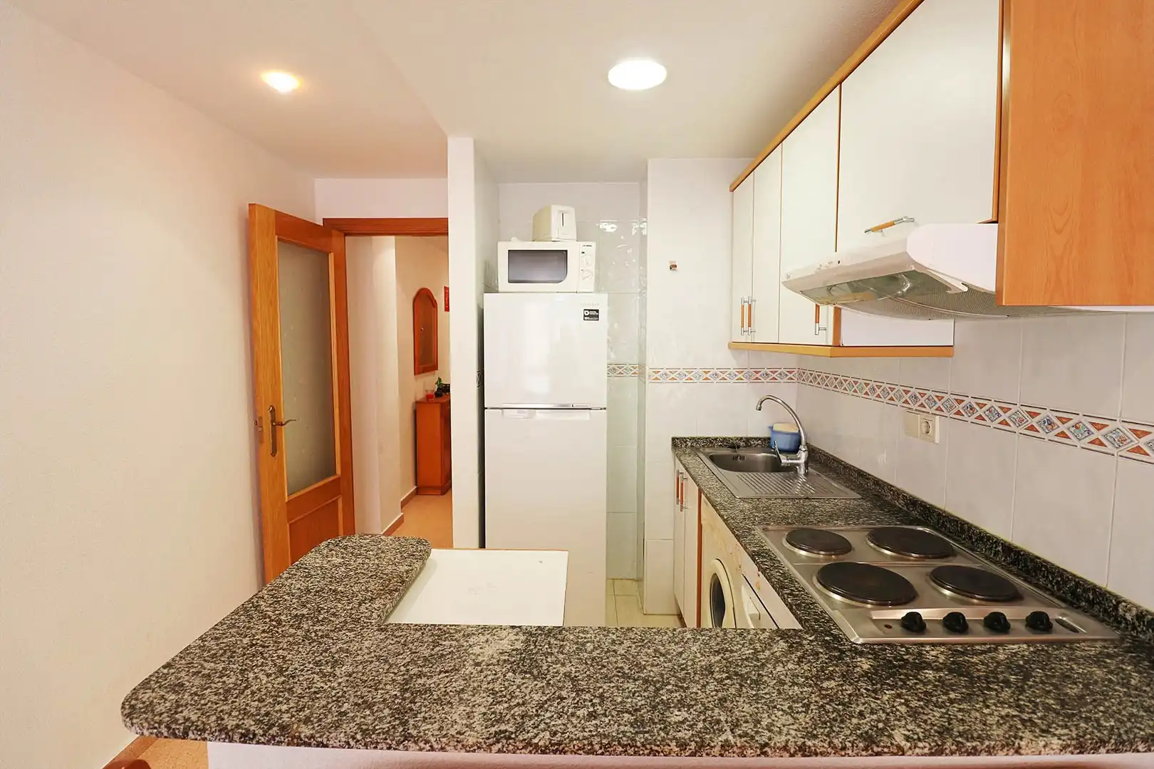 Kitchen of Flat for rent in Guardamar del Segura  with Terrace, Furnished and Oven