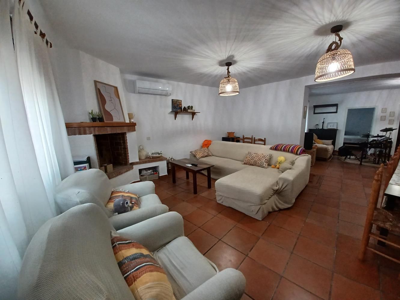 Sala d'estar de Casa o xalet en venda en Villalgordo del Júcar amb Aire condicionat, Calefacció i Jardí privat