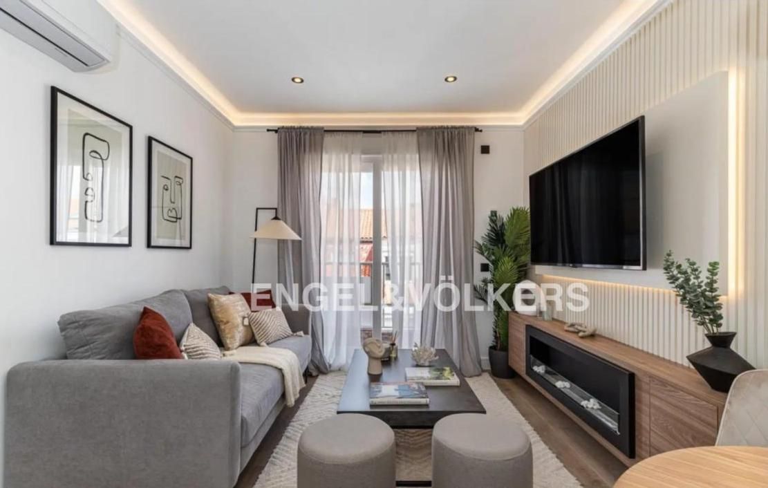 Sala de estar de Apartamento de alquiler en  Madrid Capital con Calefacción, Amueblado y Balcón
