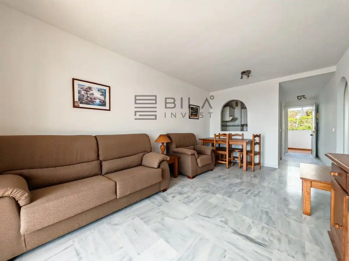 Sala d'estar de Pis en venda en Mijas amb Piscina, Moblat i Piscina comunitària