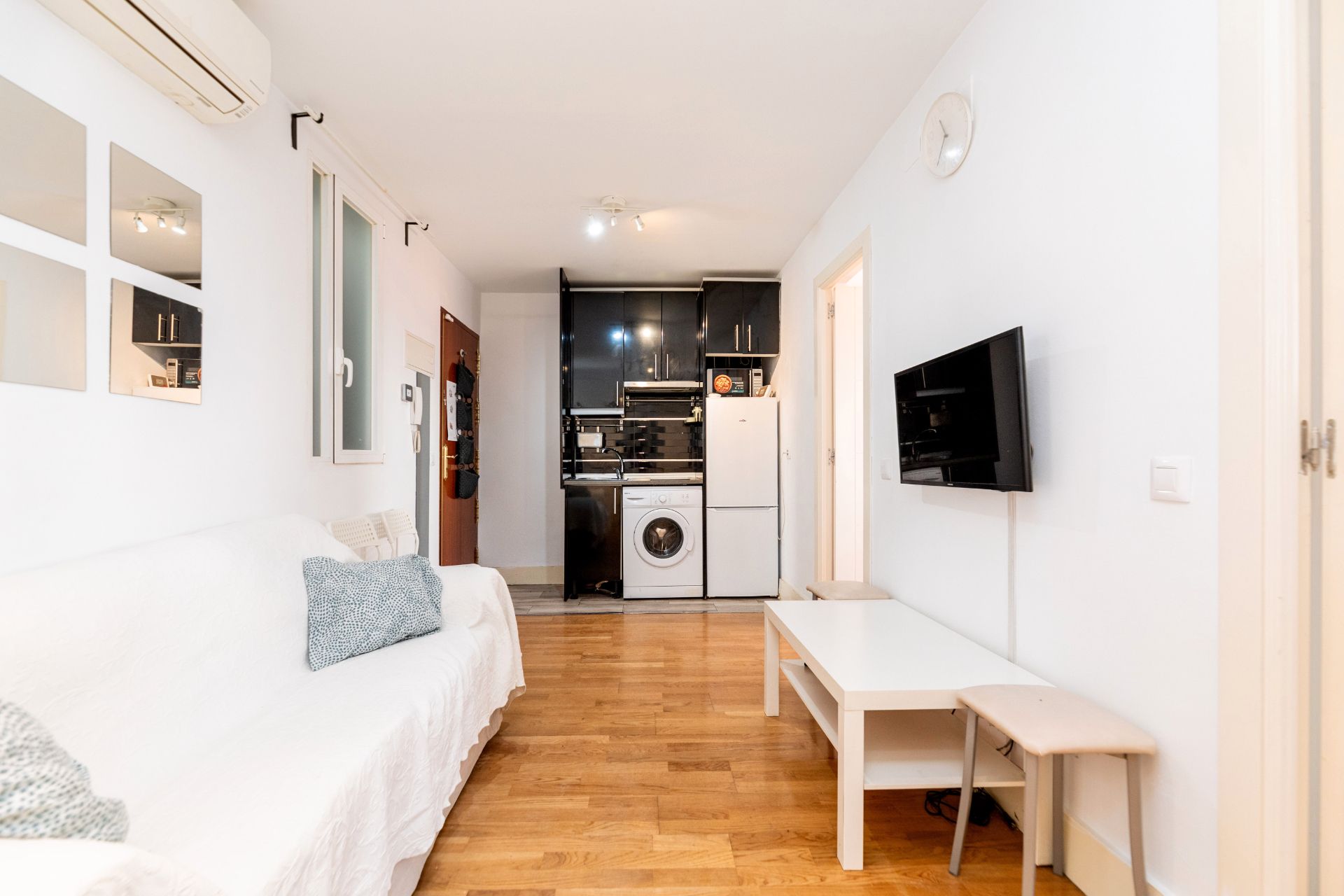 Bedroom of Flat for sale in  Madrid Capital  with Air Conditioner and Furnished