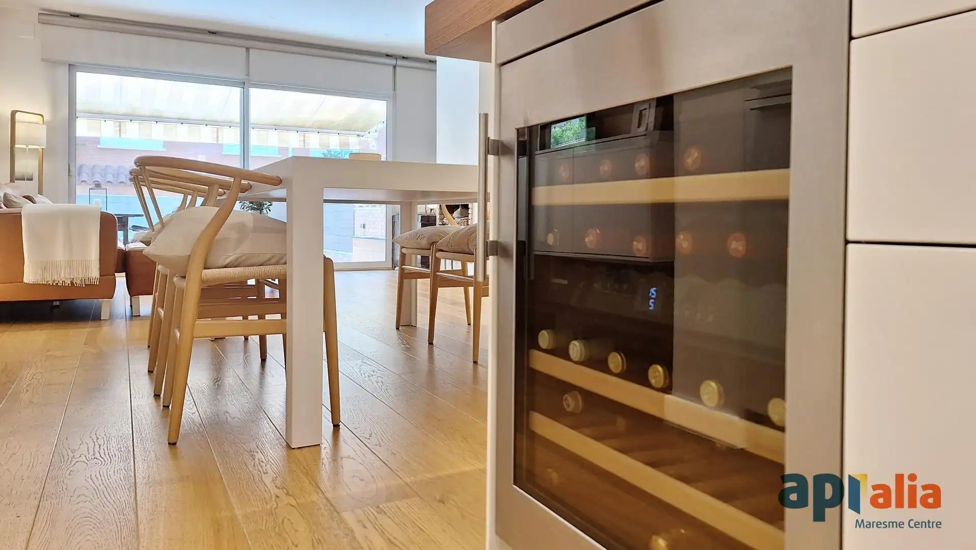 Esszimmer von Einfamilien-Reihenhaus zum Verkauf in Vilassar de Mar mit Klimaanlage, Heizung und Privatgarten