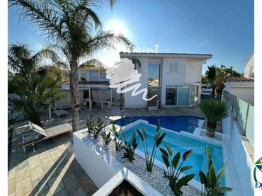 Haus mit Balkon zum Verkauf in Falconera