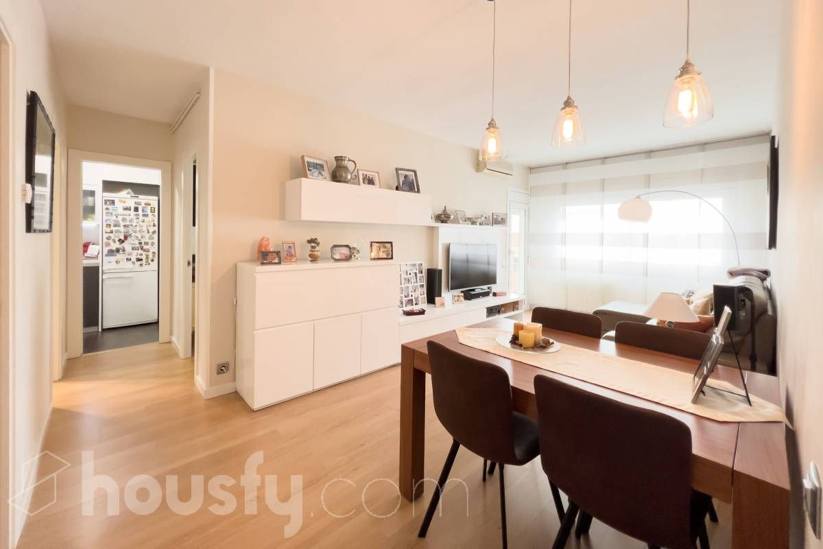 Sala d'estar de Àtic de lloguer en  Barcelona Capital amb Aire condicionat i Parquet