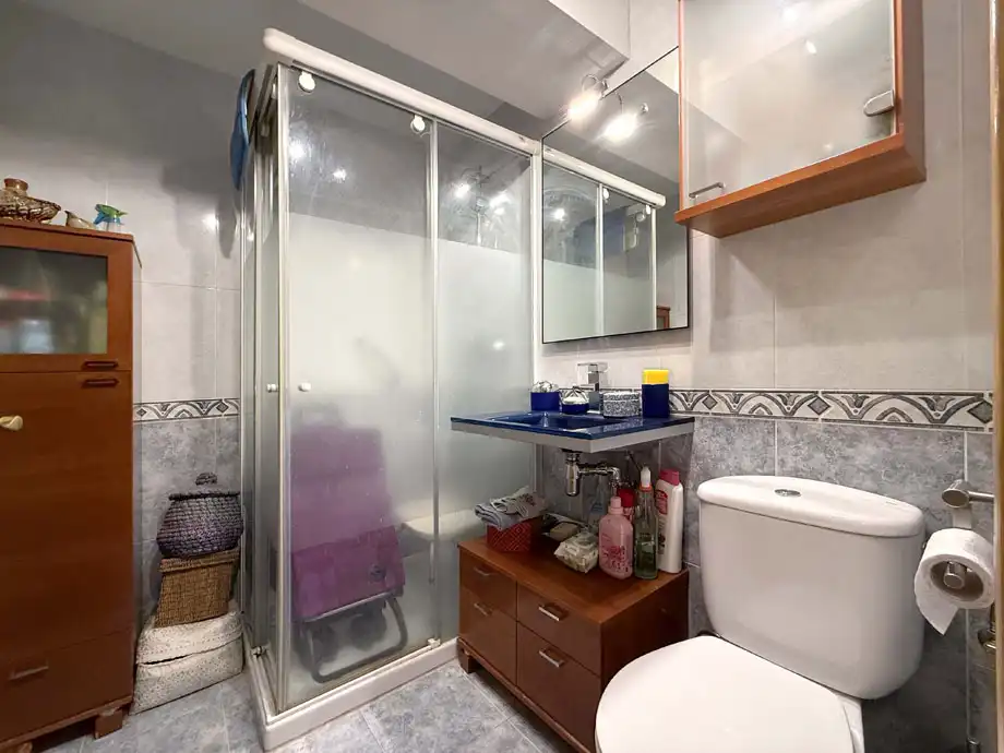 Baño de Piso en venta en Vitoria - Gasteiz con Calefacción, Trastero y Amueblado