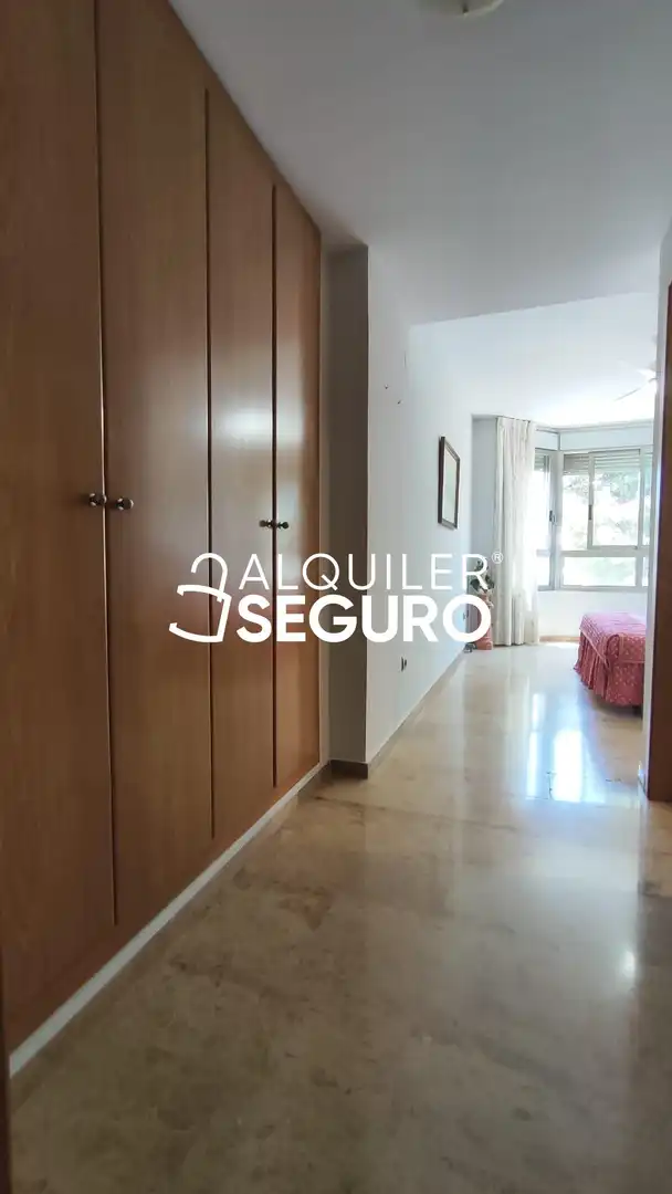 Flat for rent in Torrent  with Air Conditioner, Terrace and Storage room