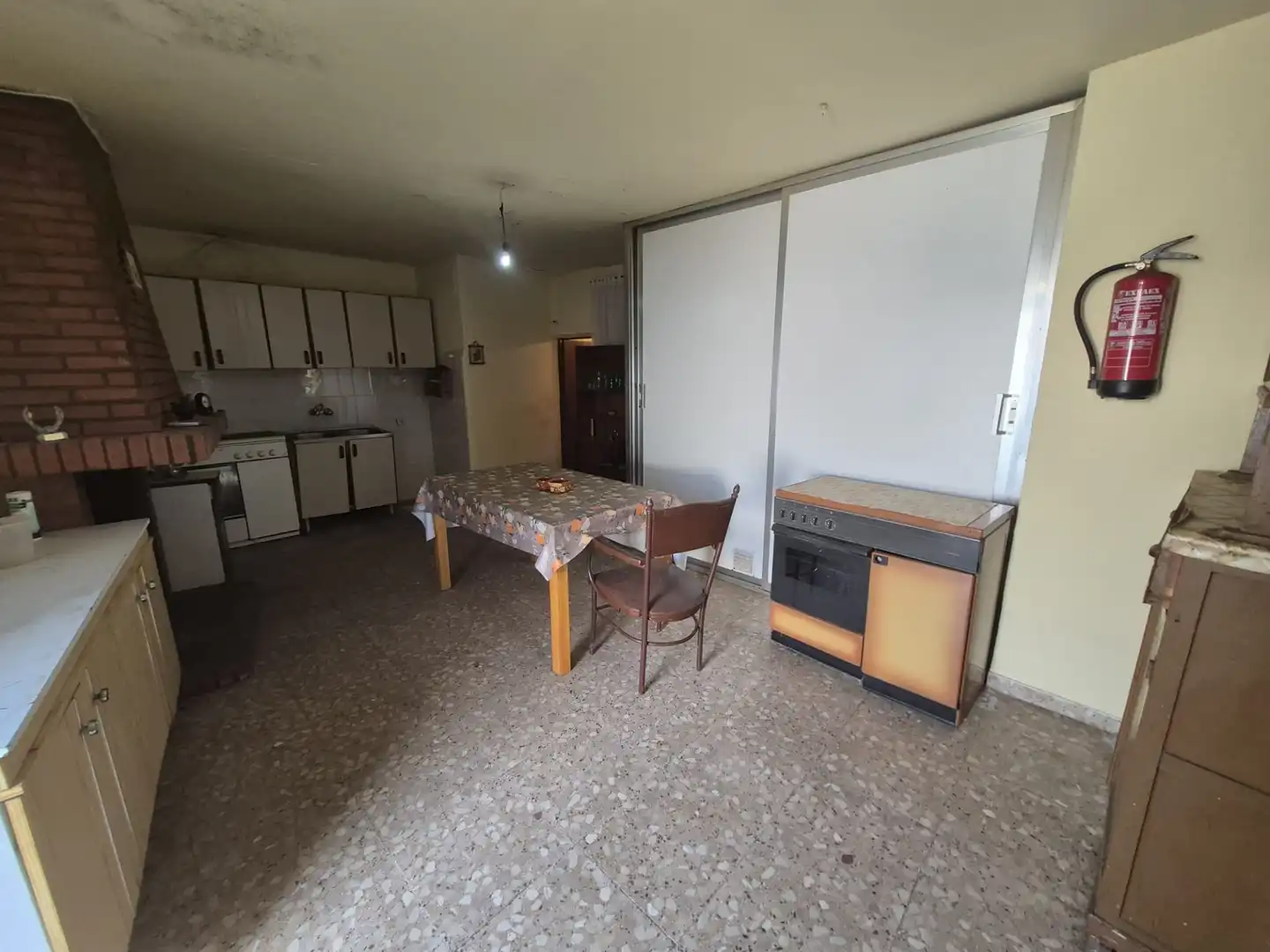 Cuina de Casa o xalet en venda en Luciana amb Calefacció